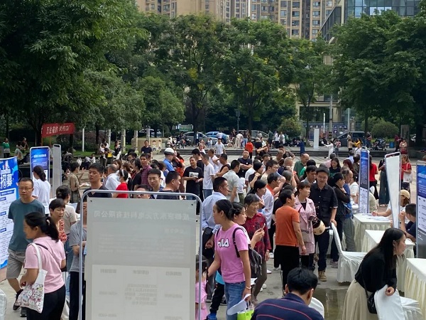多措并舉促就業(yè)，瑞方人力密集舉辦“百日萬企”系列招聘會(huì) 第1張