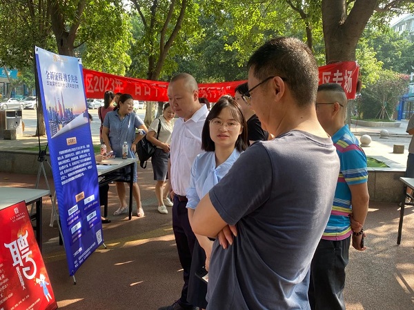 送崗直達(dá)家門口！瑞方人力支持打造就業(yè)服務(wù)小站定期舉辦招聘會 第3張